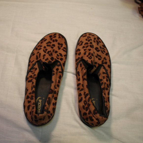 Soda leopard print shoes size 10 - Picture 2 of 3
